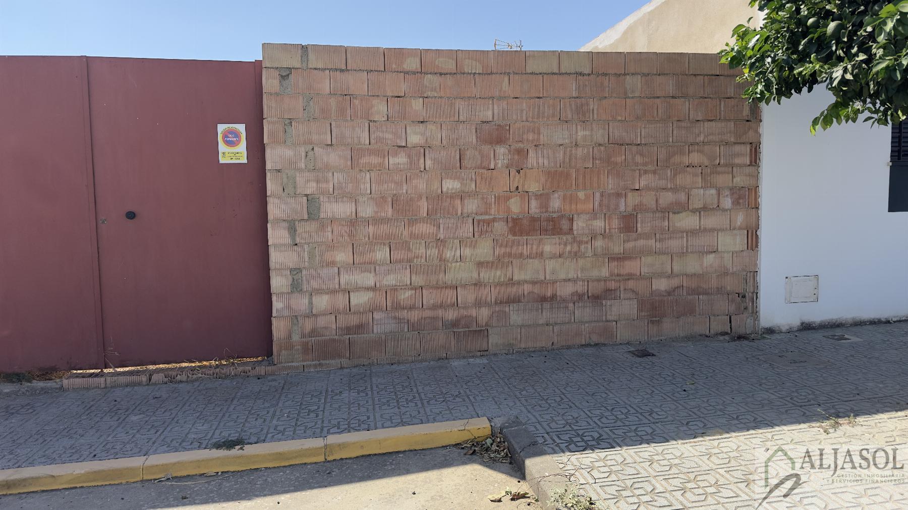 Venta de terreno en Villanueva del Ariscal