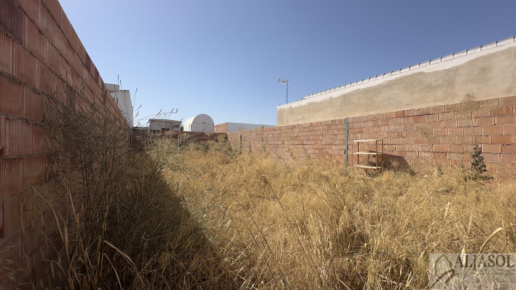 Venta de terreno en Villanueva del Ariscal