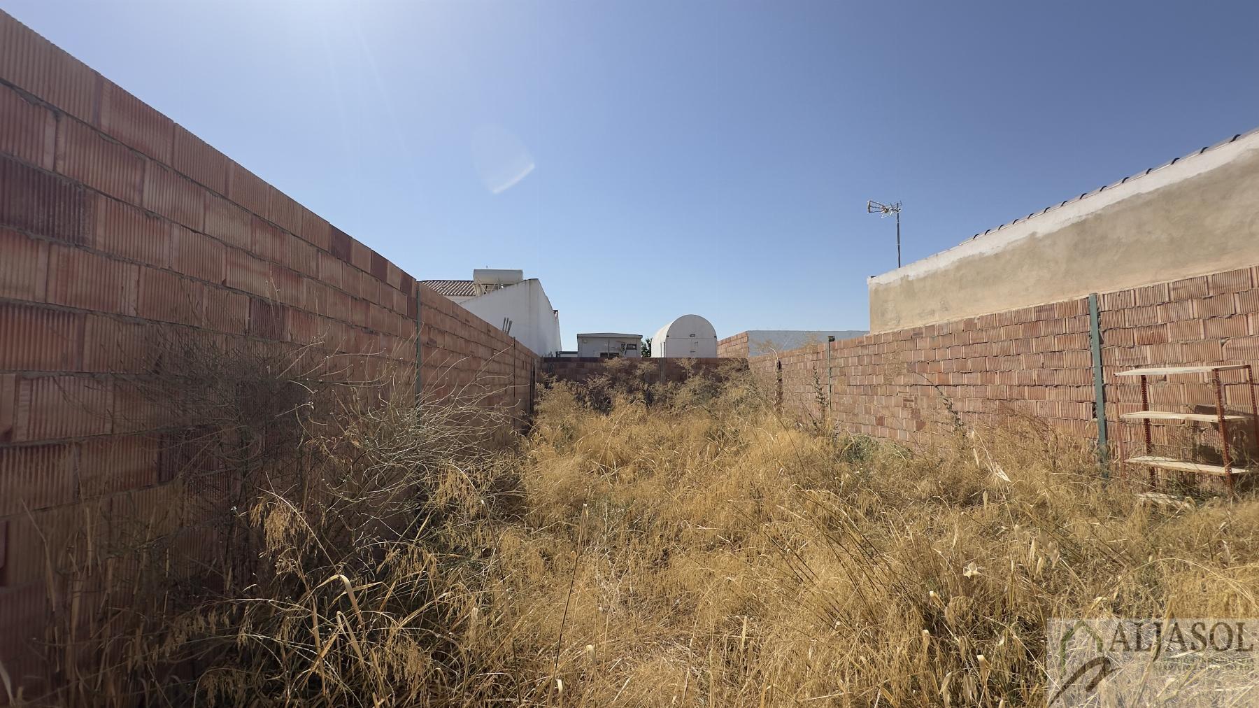 Venta de terreno en Villanueva del Ariscal