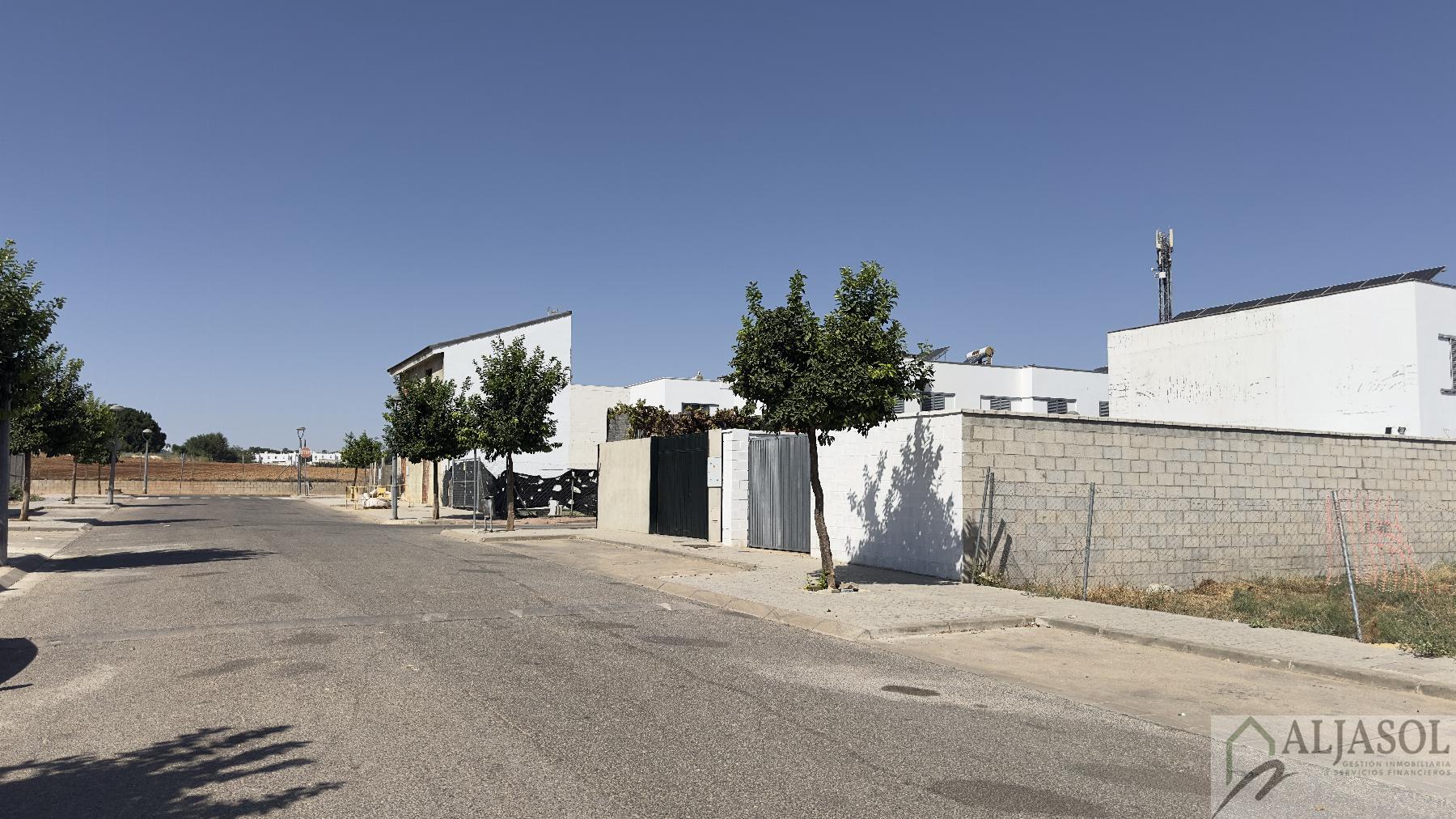 Venta de terreno en Villanueva del Ariscal