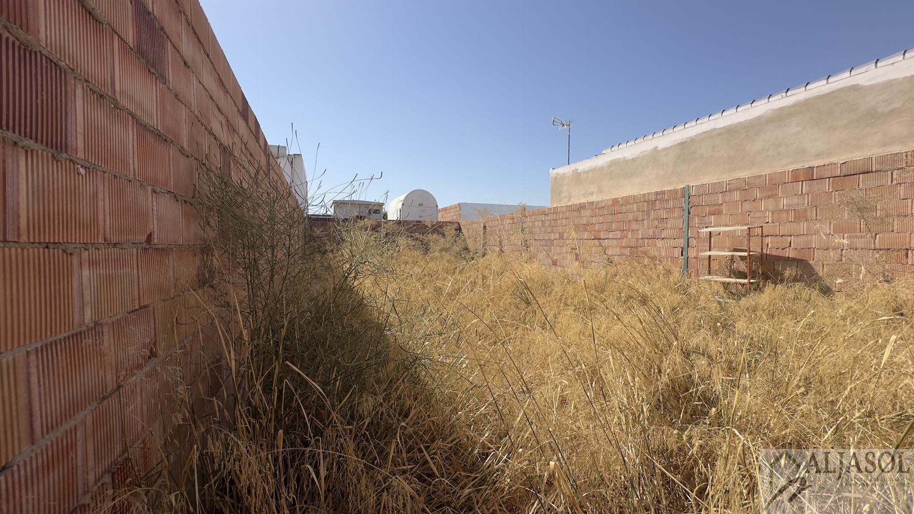 Venta de terreno en Villanueva del Ariscal