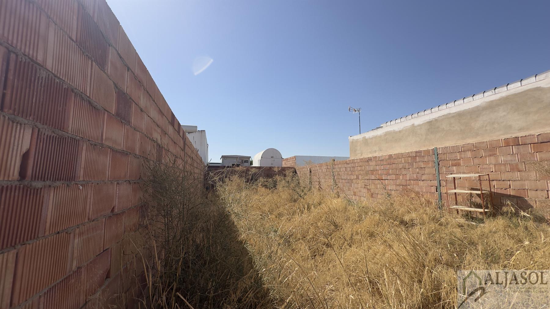 Venta de terreno en Villanueva del Ariscal