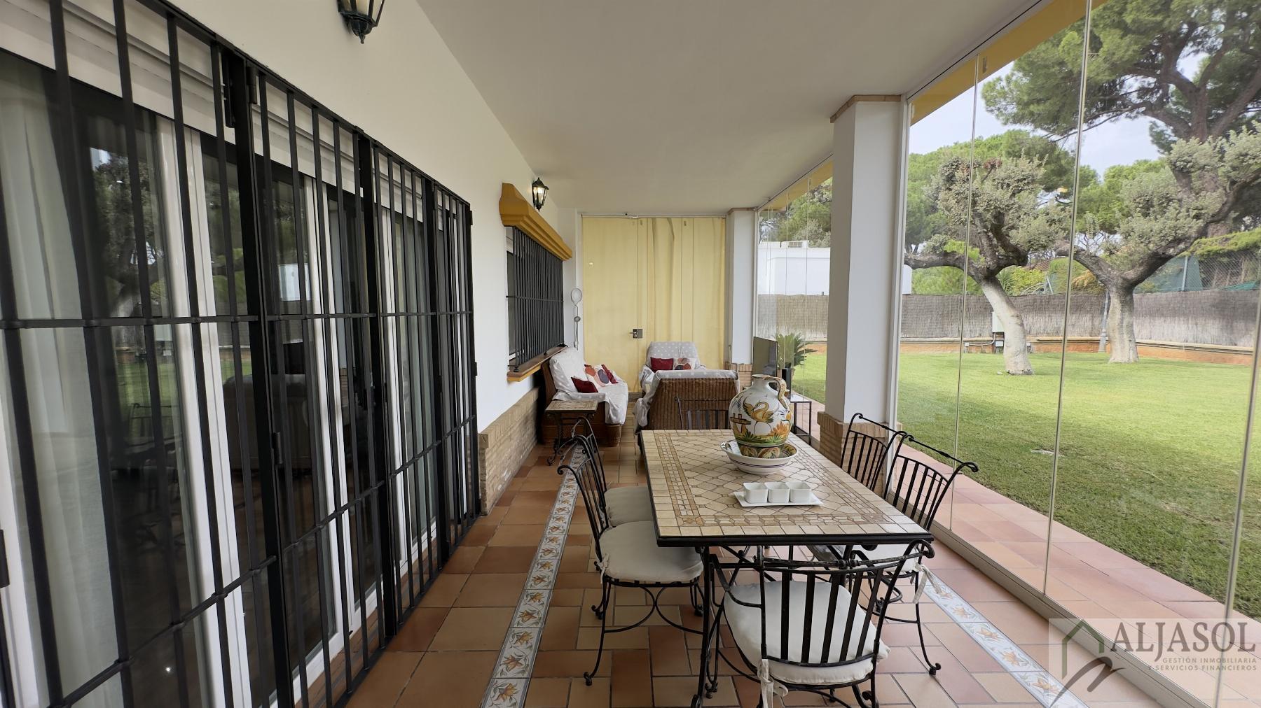 Venta de chalet en Bollullos de la Mitación