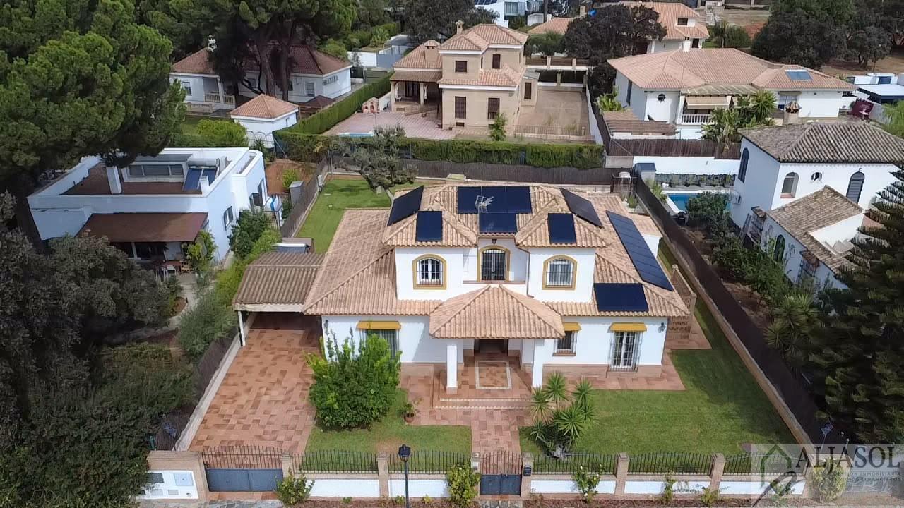 Venta de chalet en Bollullos de la Mitación