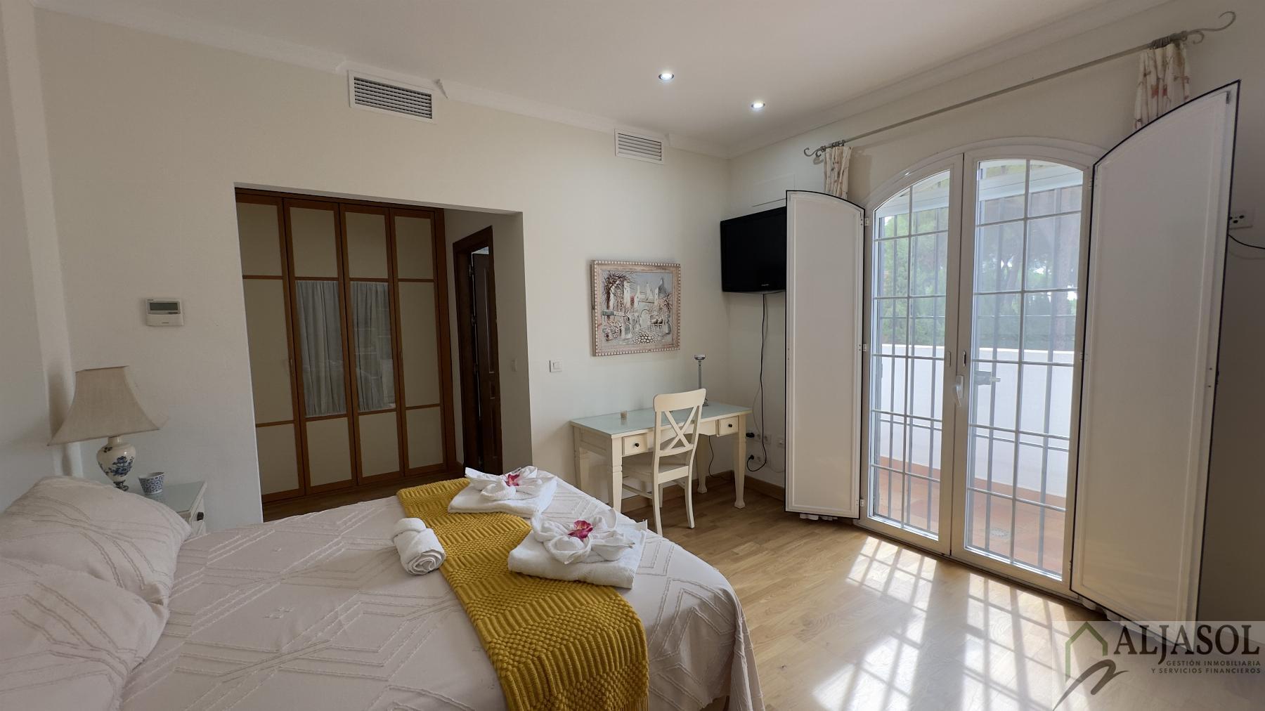 Venta de chalet en Bollullos de la Mitación