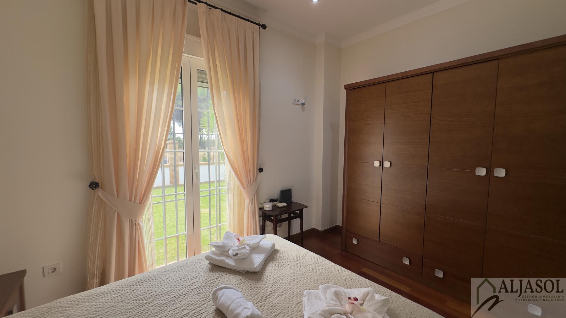Venta de chalet en Bollullos de la Mitación