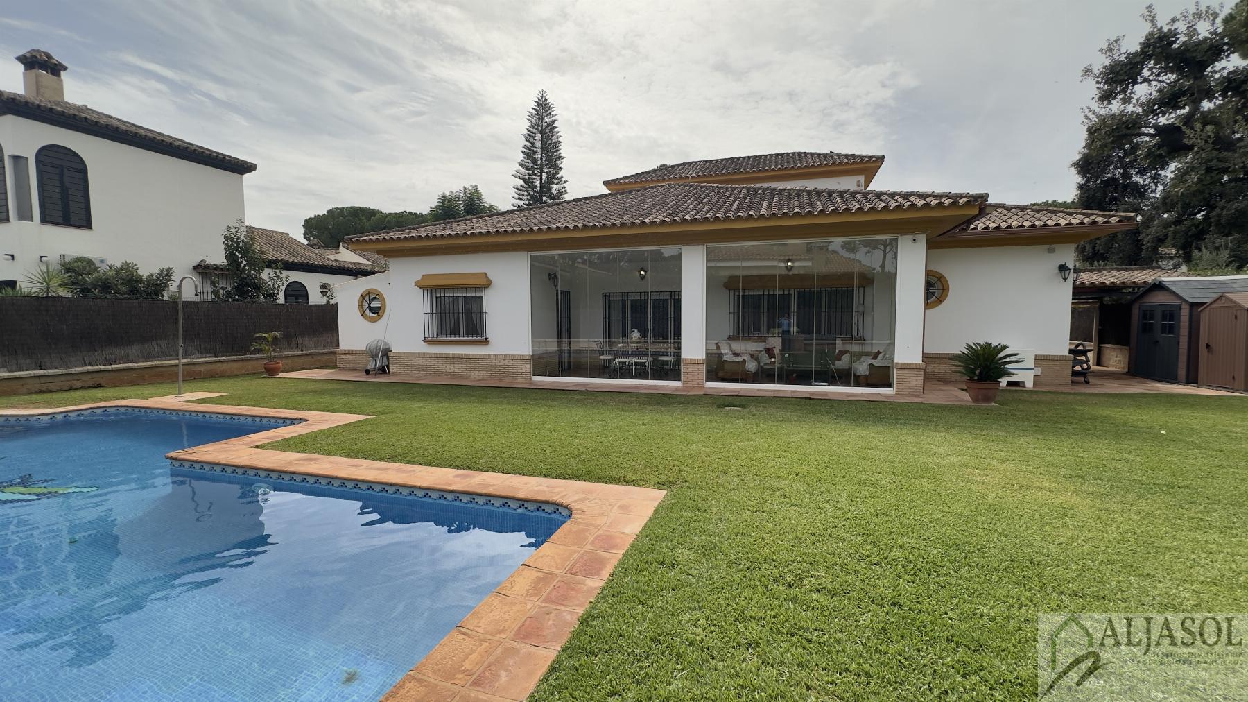Venta de chalet en Bollullos de la Mitación