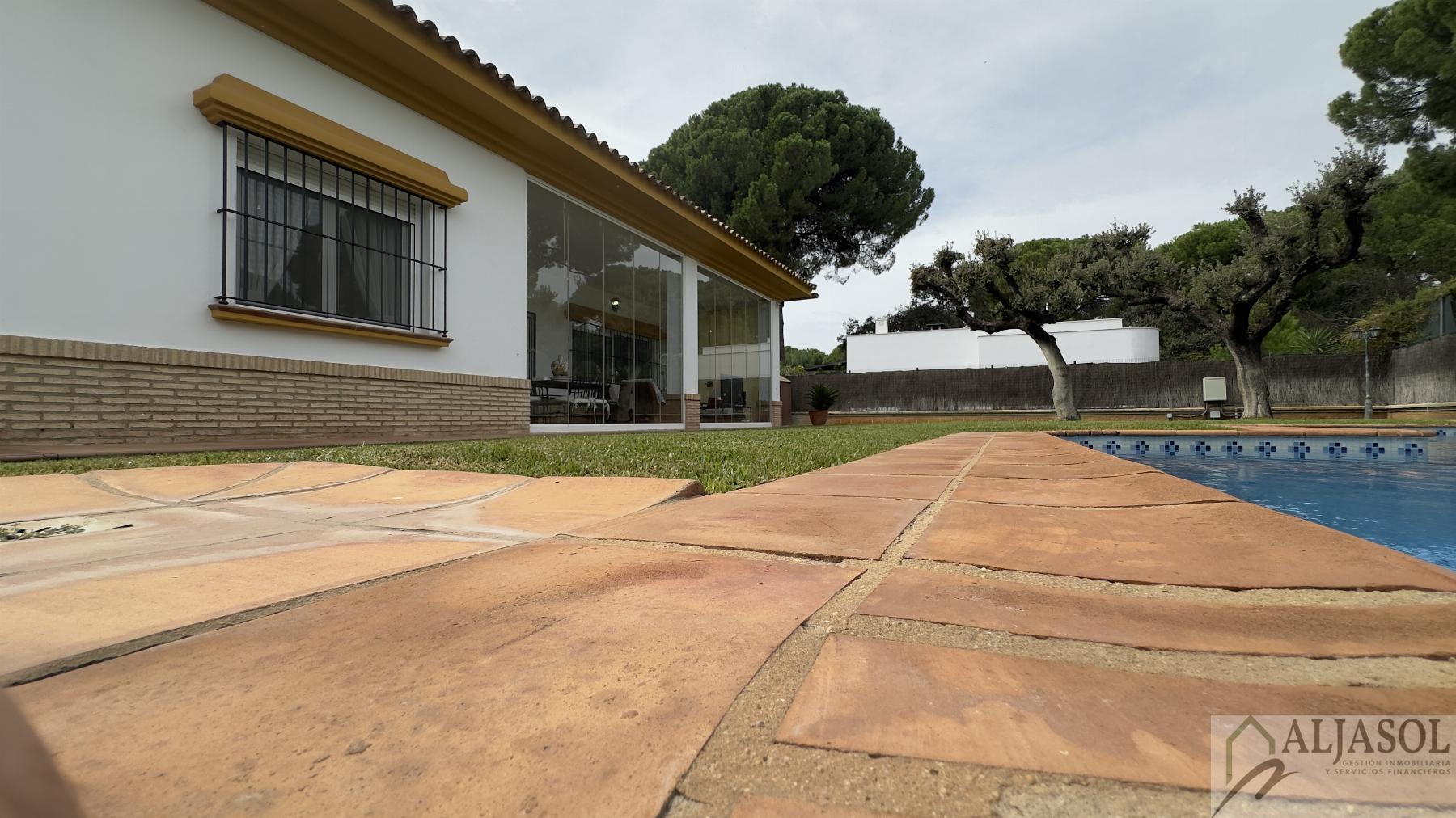 Venta de chalet en Bollullos de la Mitación
