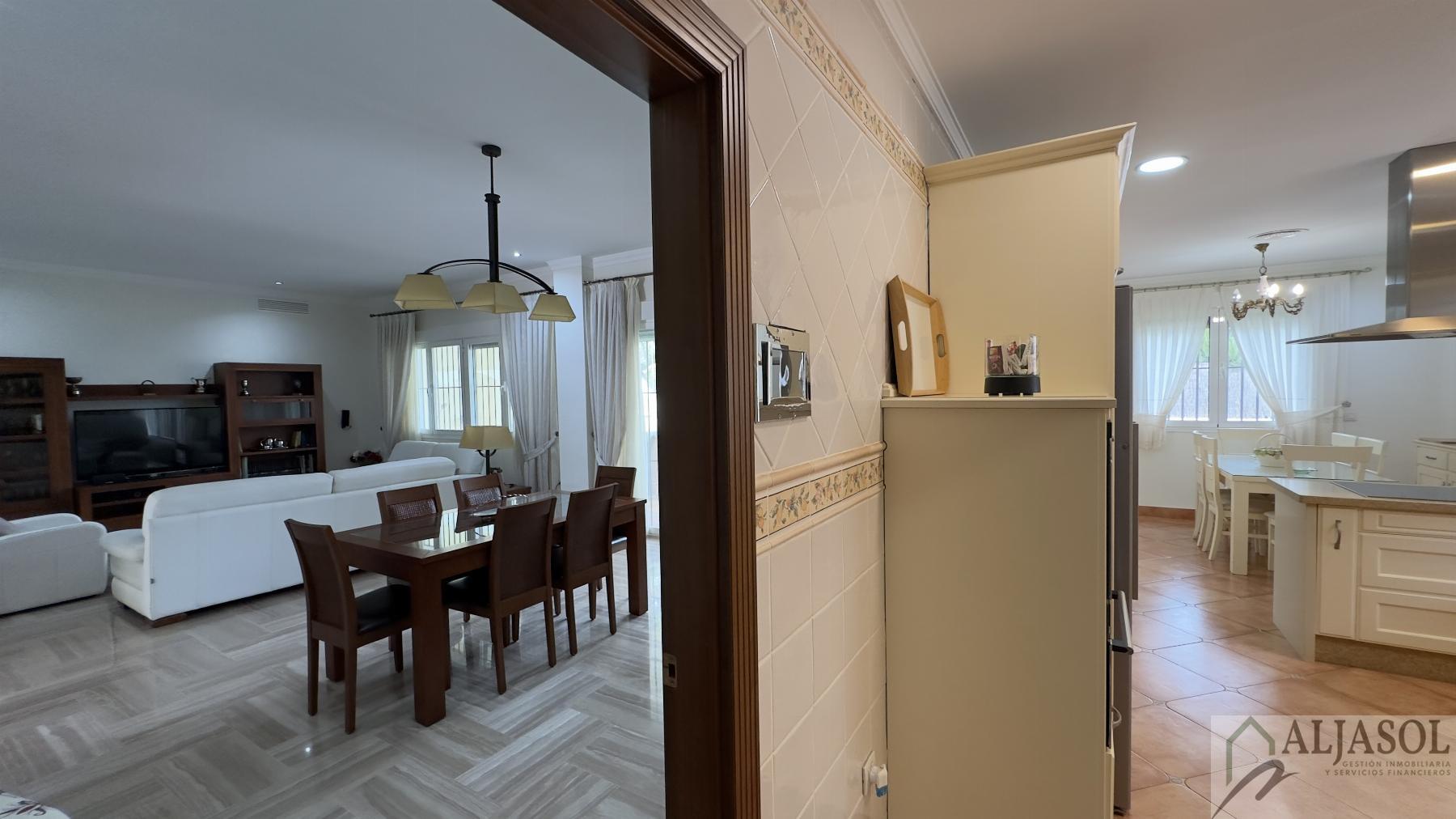 Venta de chalet en Bollullos de la Mitación