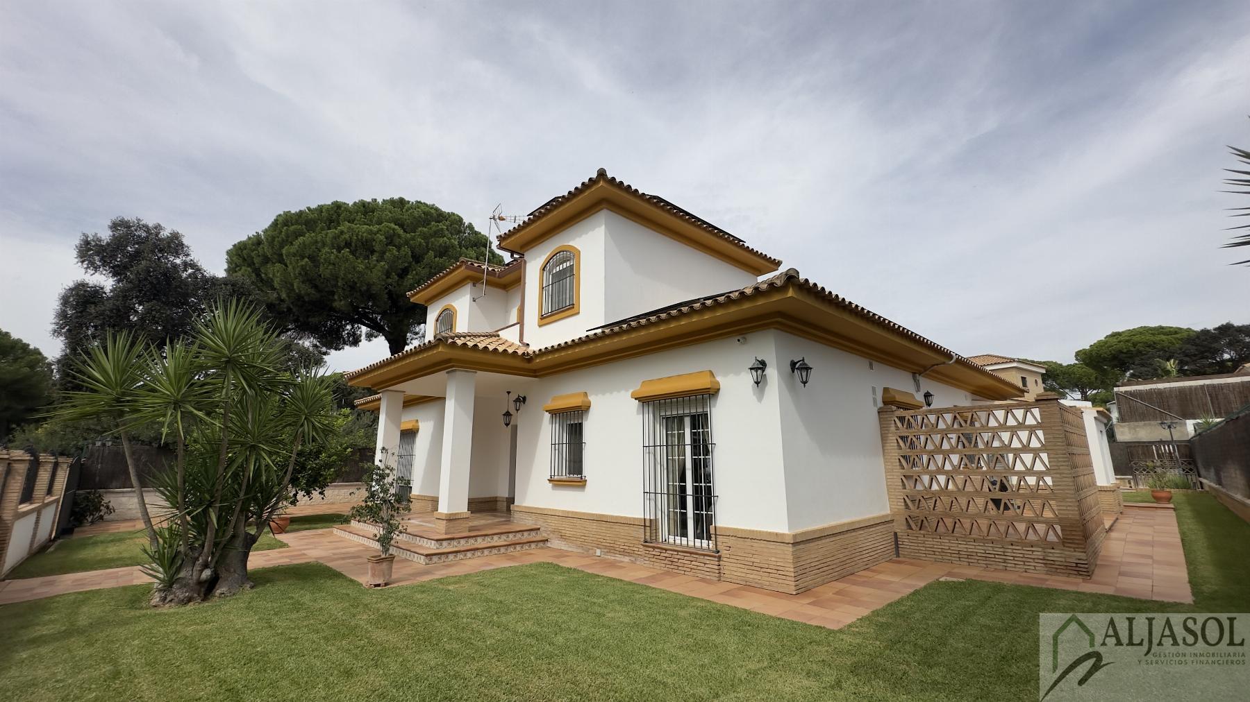 Venta de chalet en Bollullos de la Mitación