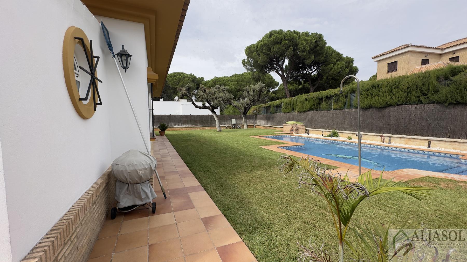 Venta de chalet en Bollullos de la Mitación