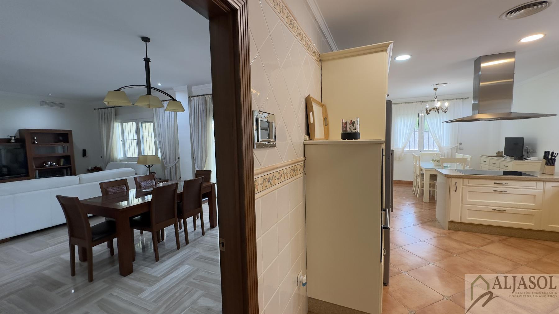 Venta de chalet en Bollullos de la Mitación