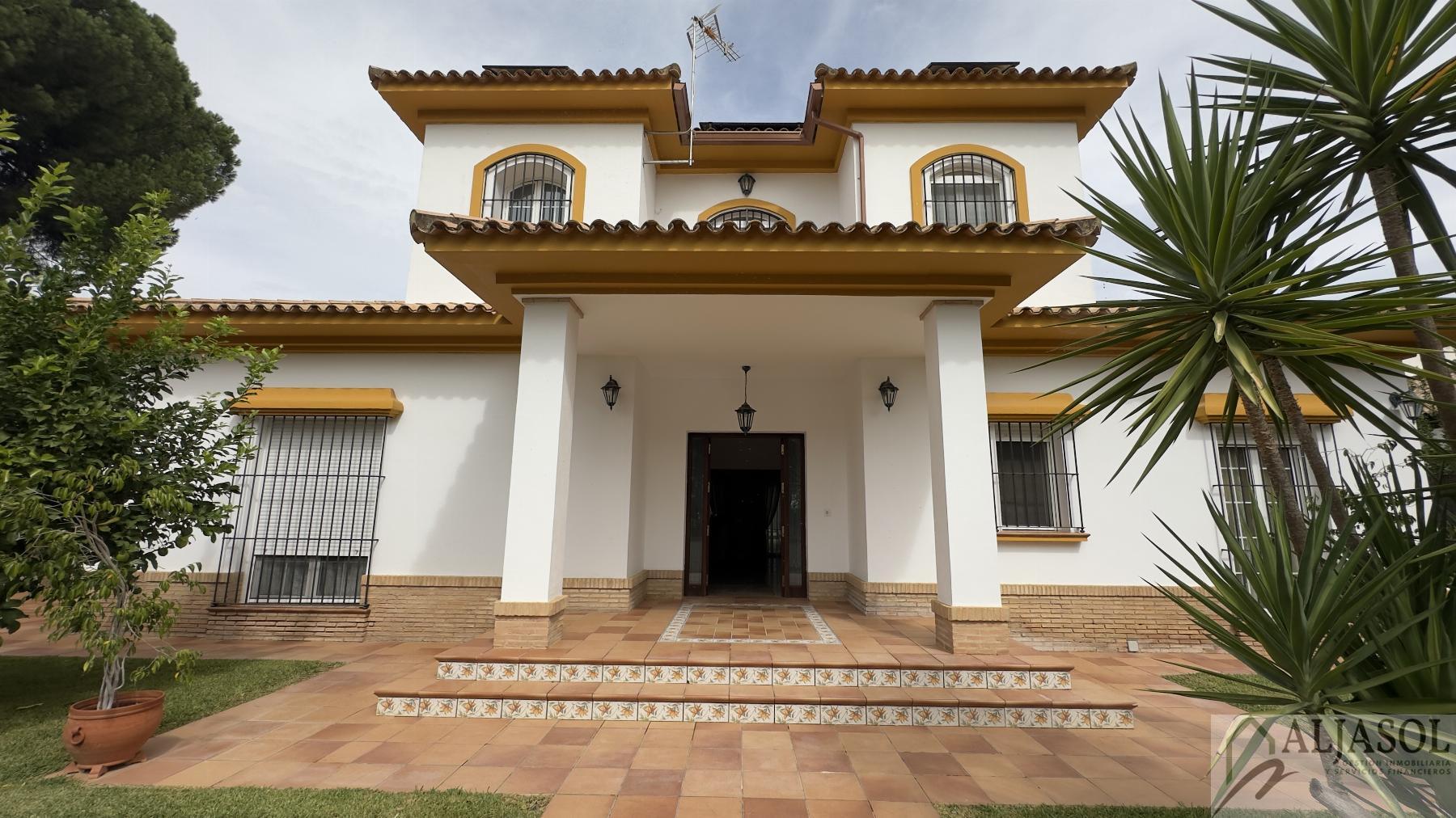 Venta de chalet en Bollullos de la Mitación