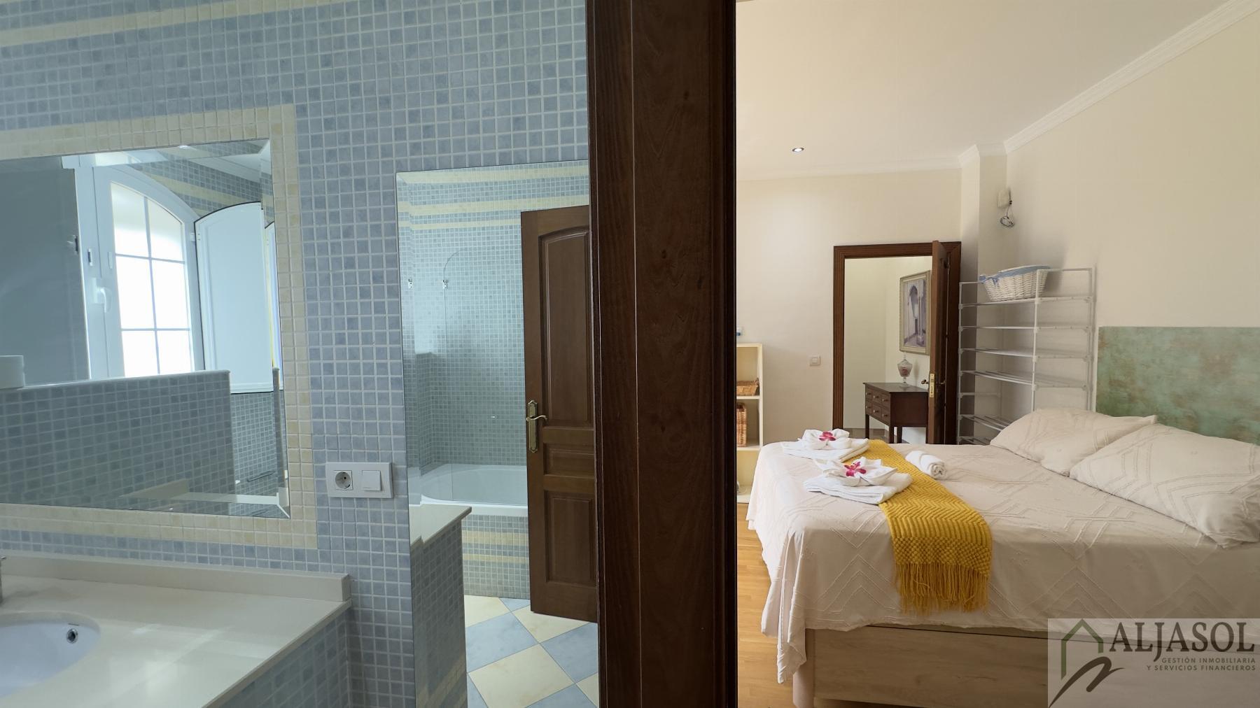 Venta de chalet en Bollullos de la Mitación