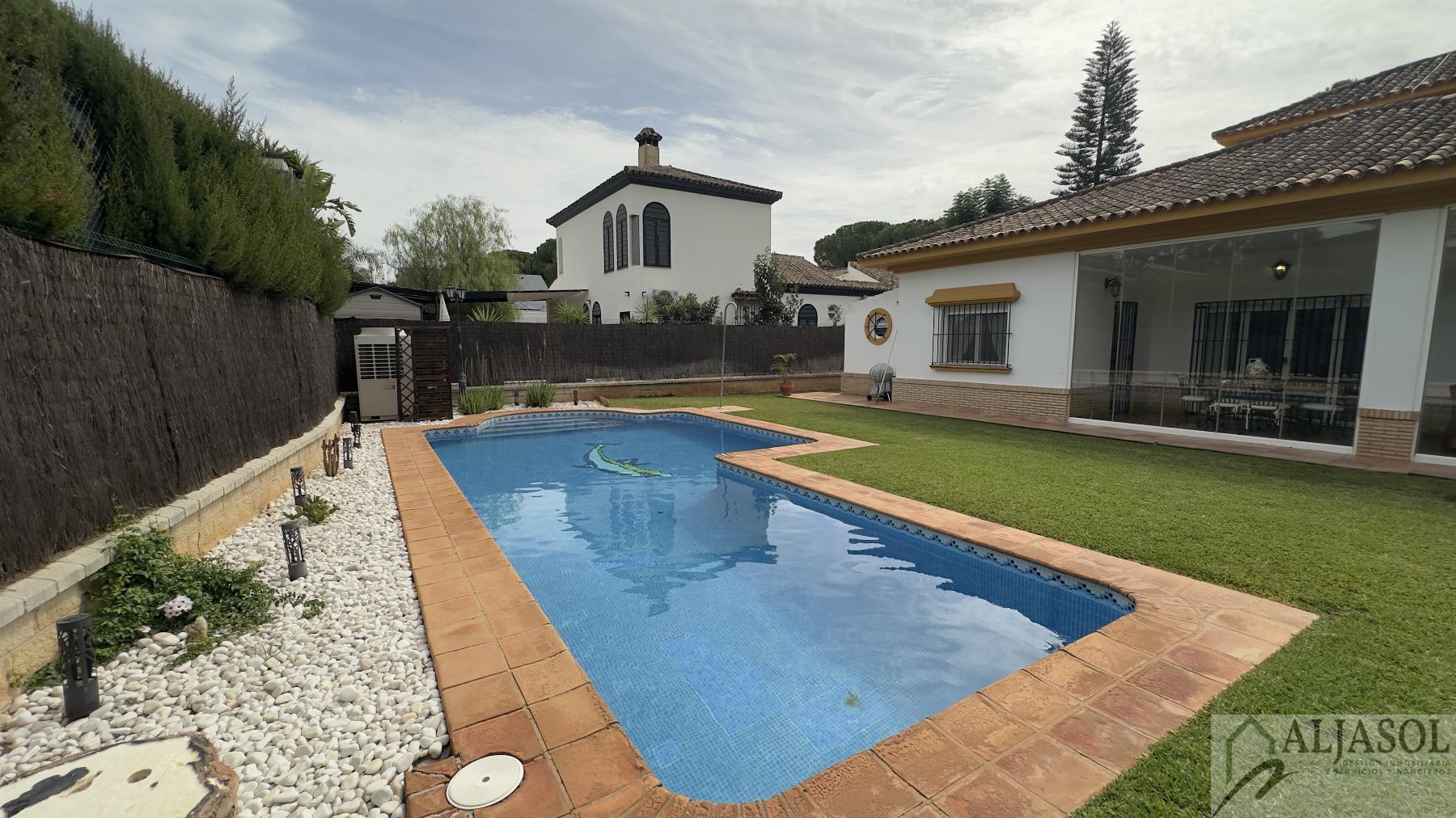 Venta de chalet en Bollullos de la Mitación