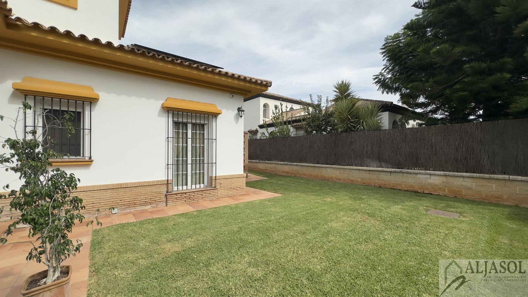 Venta de chalet en Bollullos de la Mitación