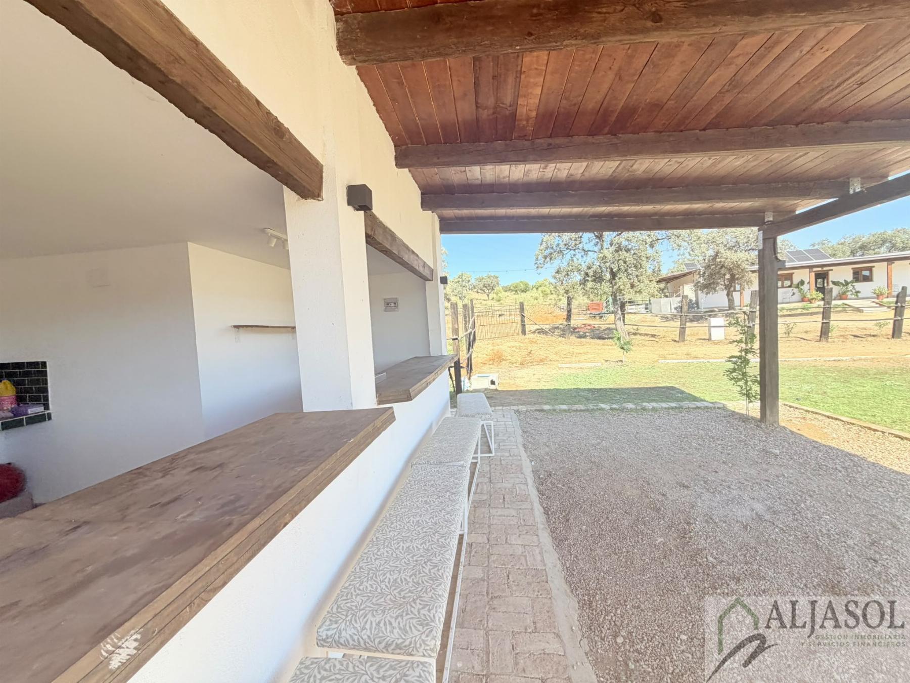 Venta de finca rústica en Guillena