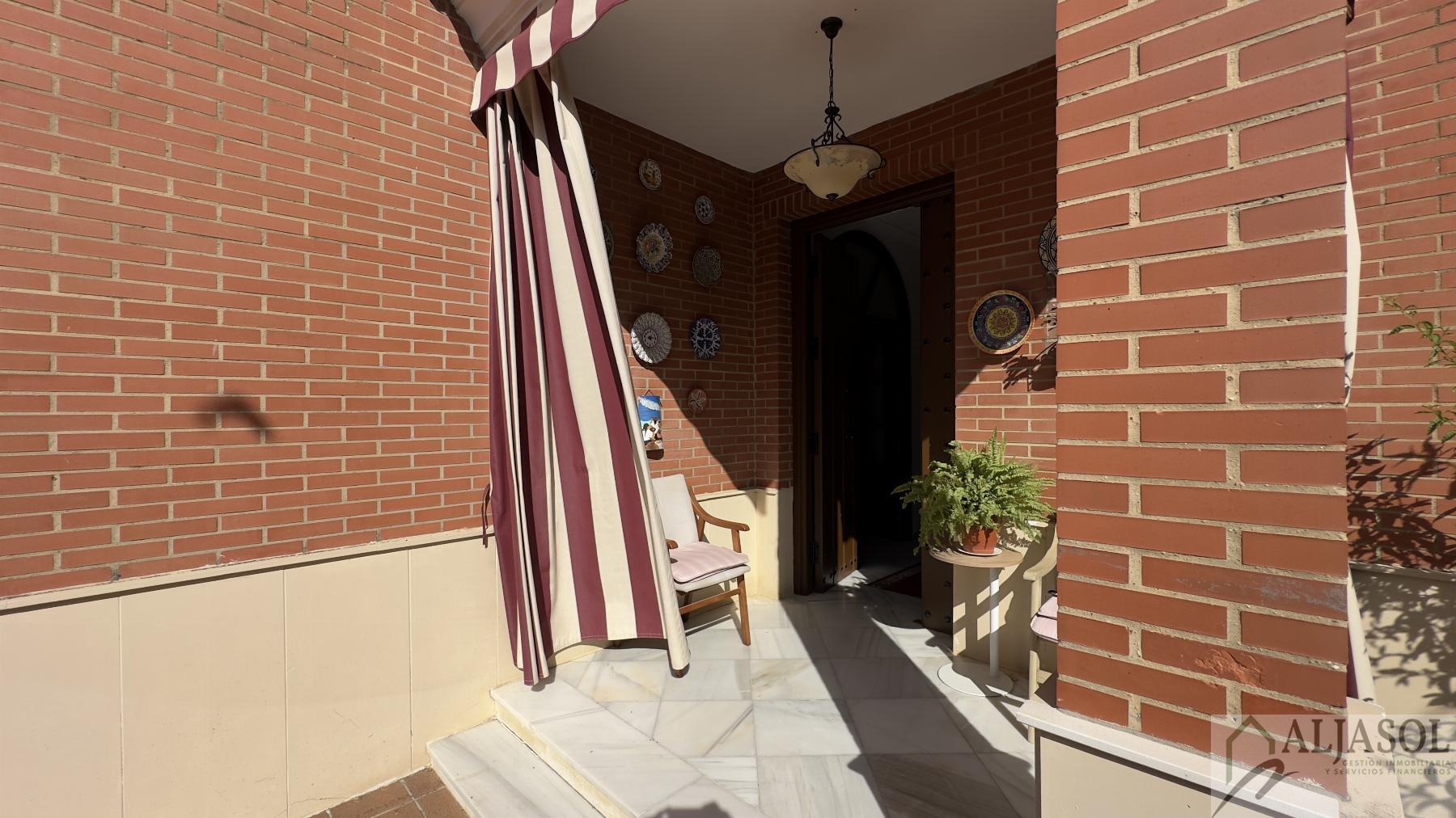 Venta de chalet en Bollullos de la Mitación