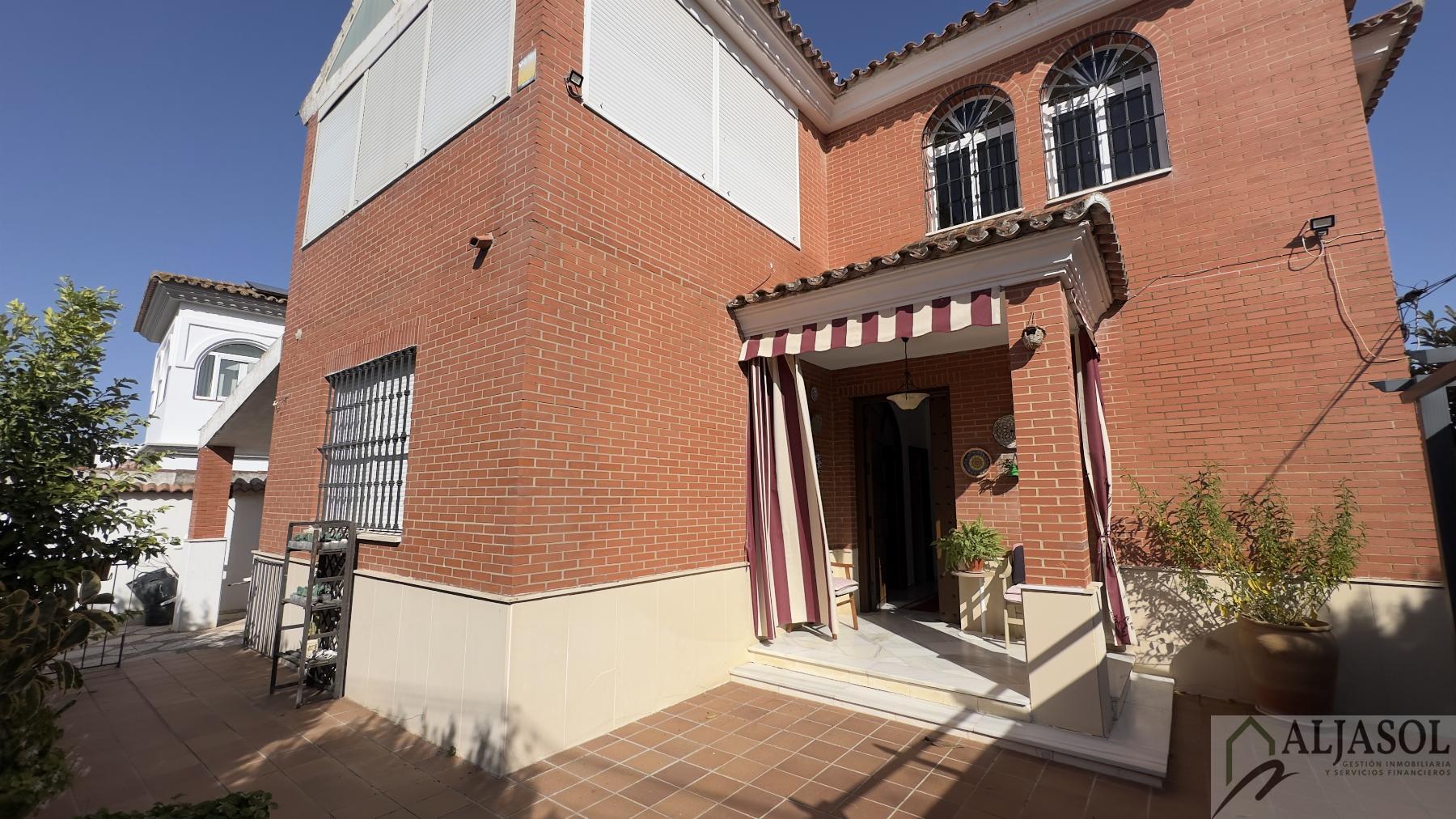 Venta de chalet en Bollullos de la Mitación