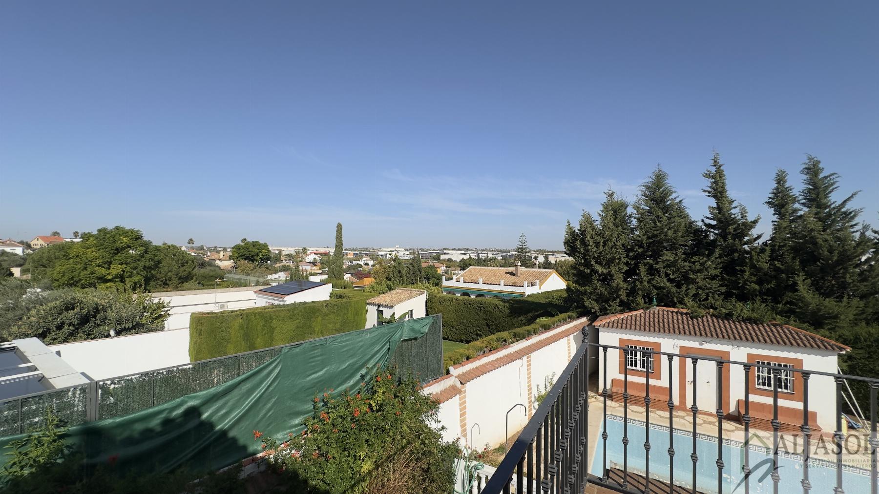 Venta de chalet en Bollullos de la Mitación