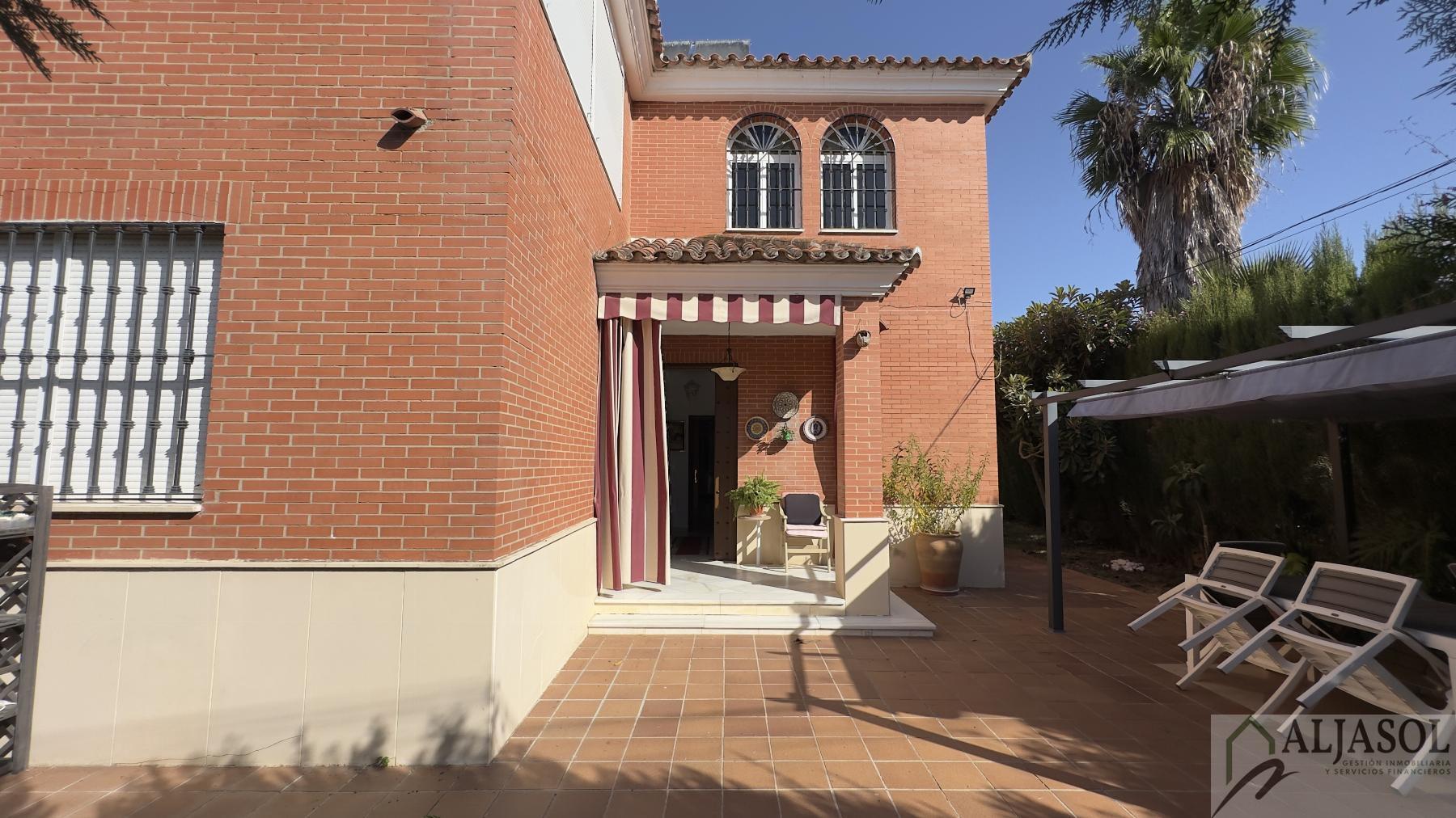 Venta de chalet en Bollullos de la Mitación