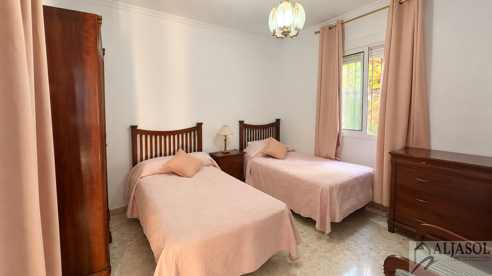 Venta de chalet en Bollullos de la Mitación