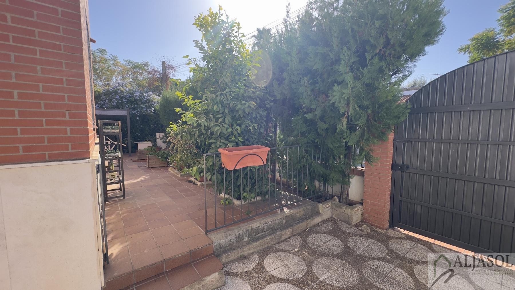 Venta de chalet en Bollullos de la Mitación