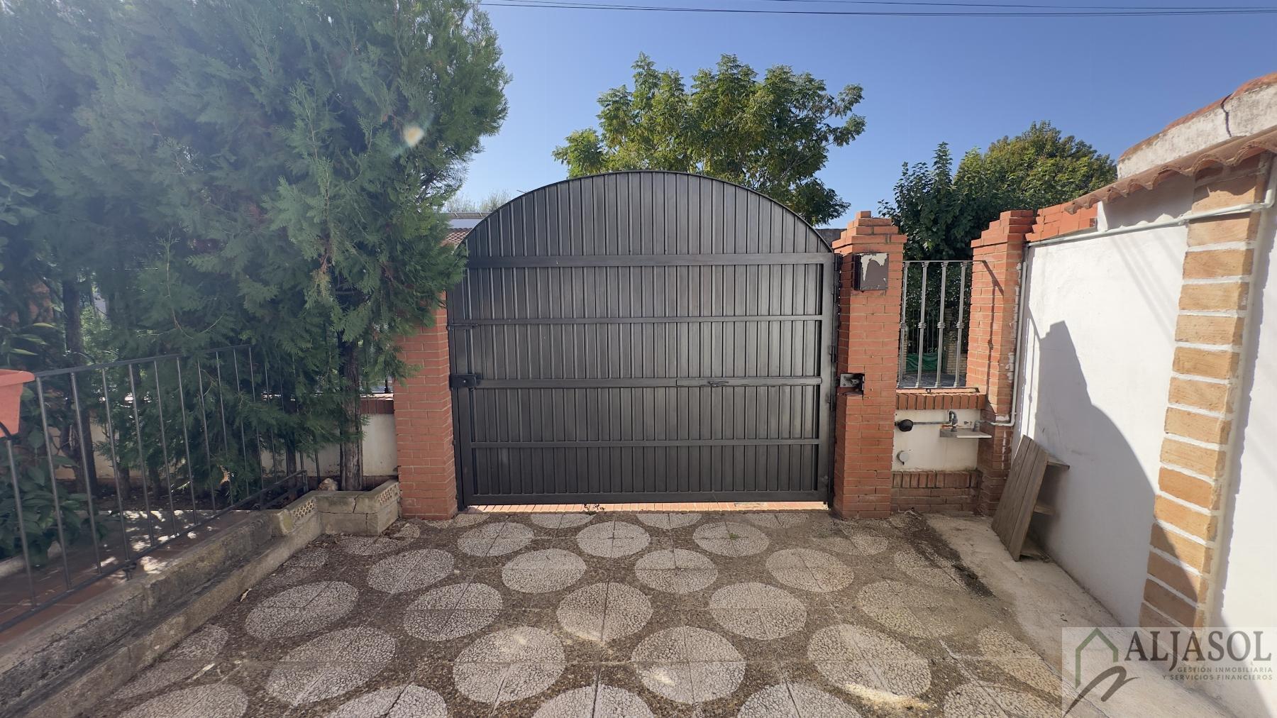 Venta de chalet en Bollullos de la Mitación