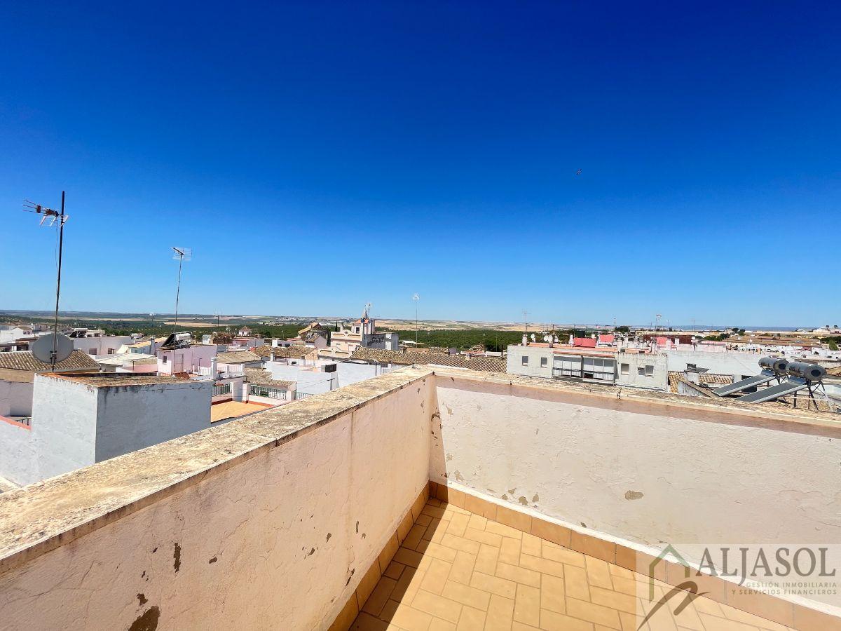 For sale of apartment in Sanlúcar la Mayor