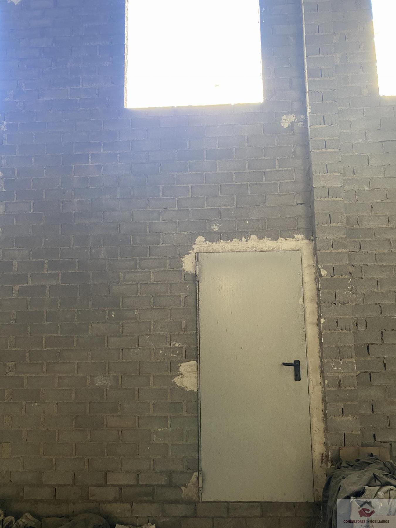 Venta de local en Zaragoza