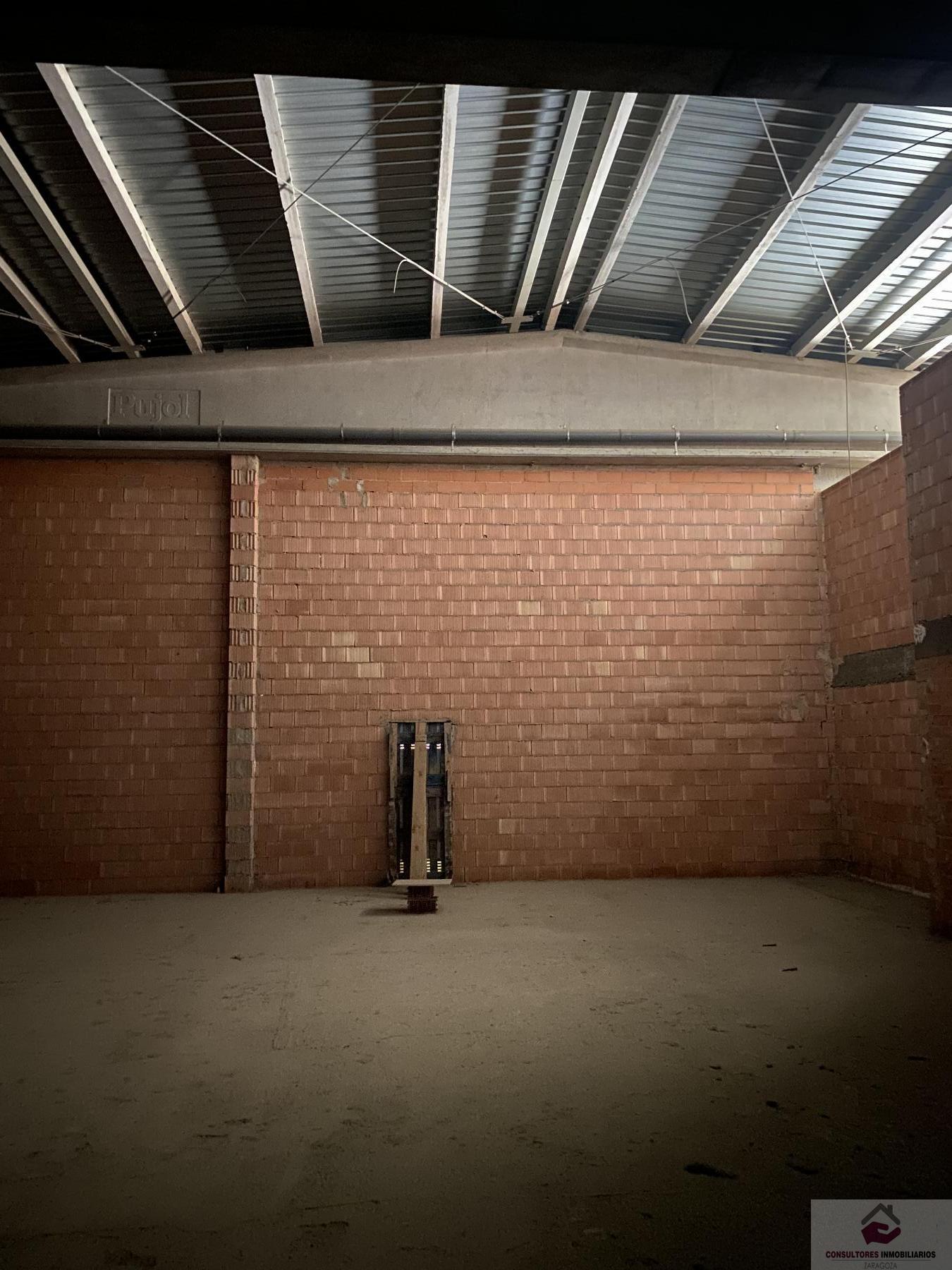 Venta de local en Zaragoza