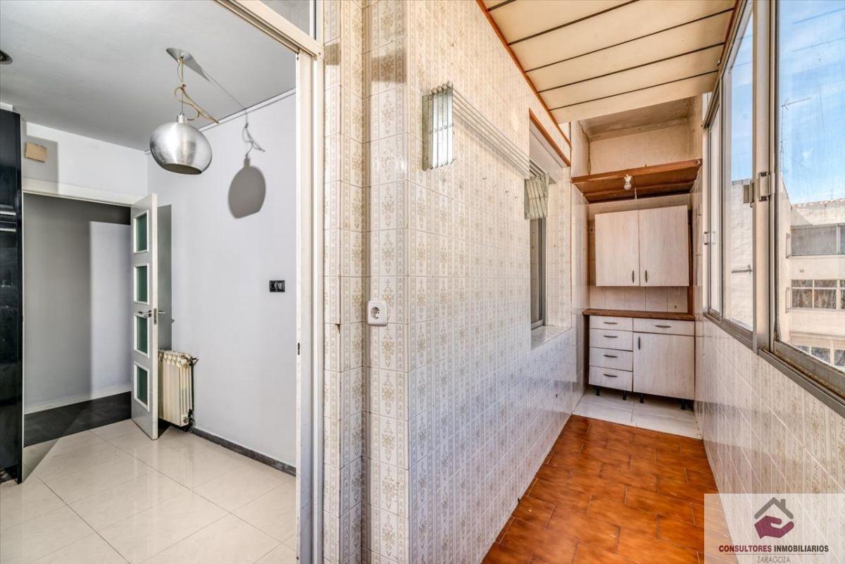 For sale of flat in Zaragoza