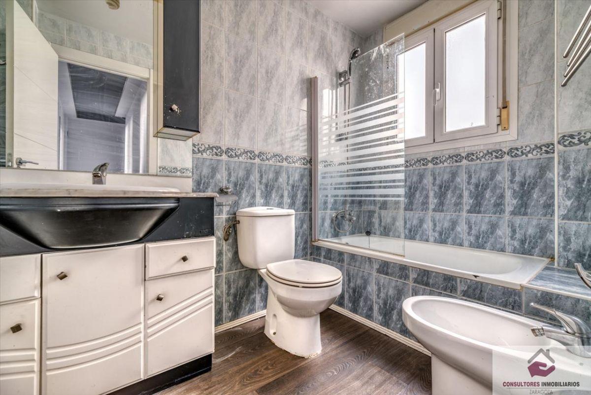 For sale of flat in Zaragoza