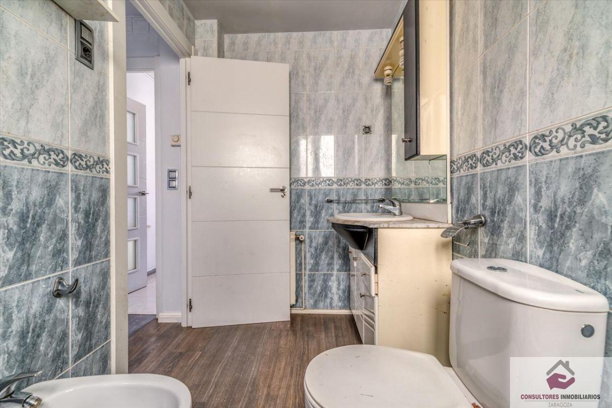 For sale of flat in Zaragoza