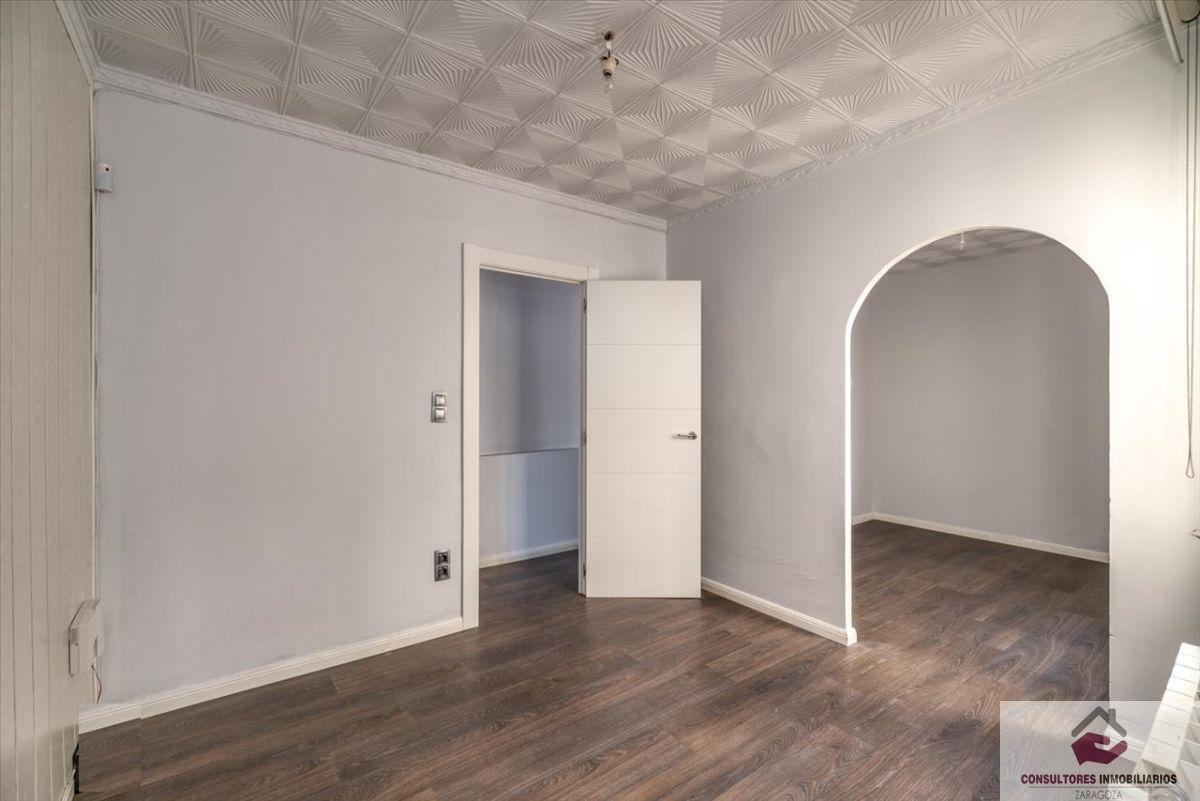 For sale of flat in Zaragoza