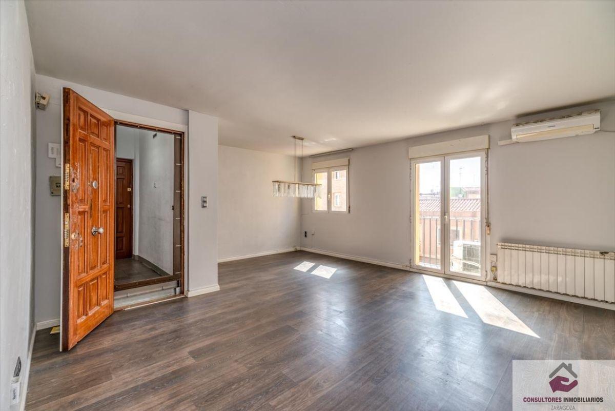 For sale of flat in Zaragoza