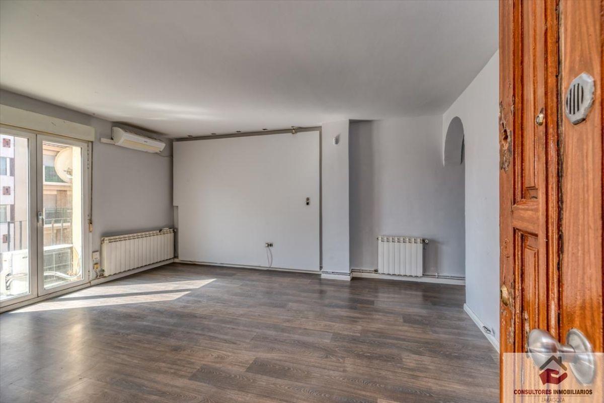 For sale of flat in Zaragoza