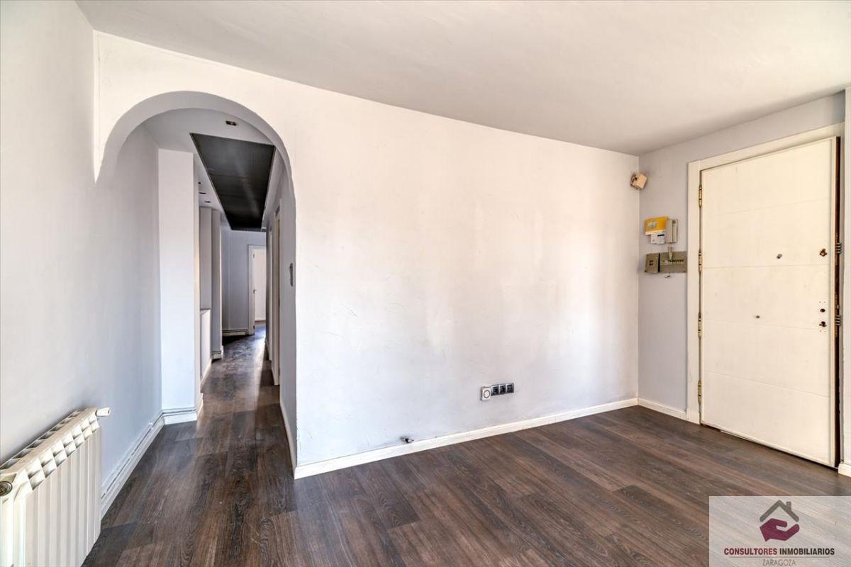 For sale of flat in Zaragoza