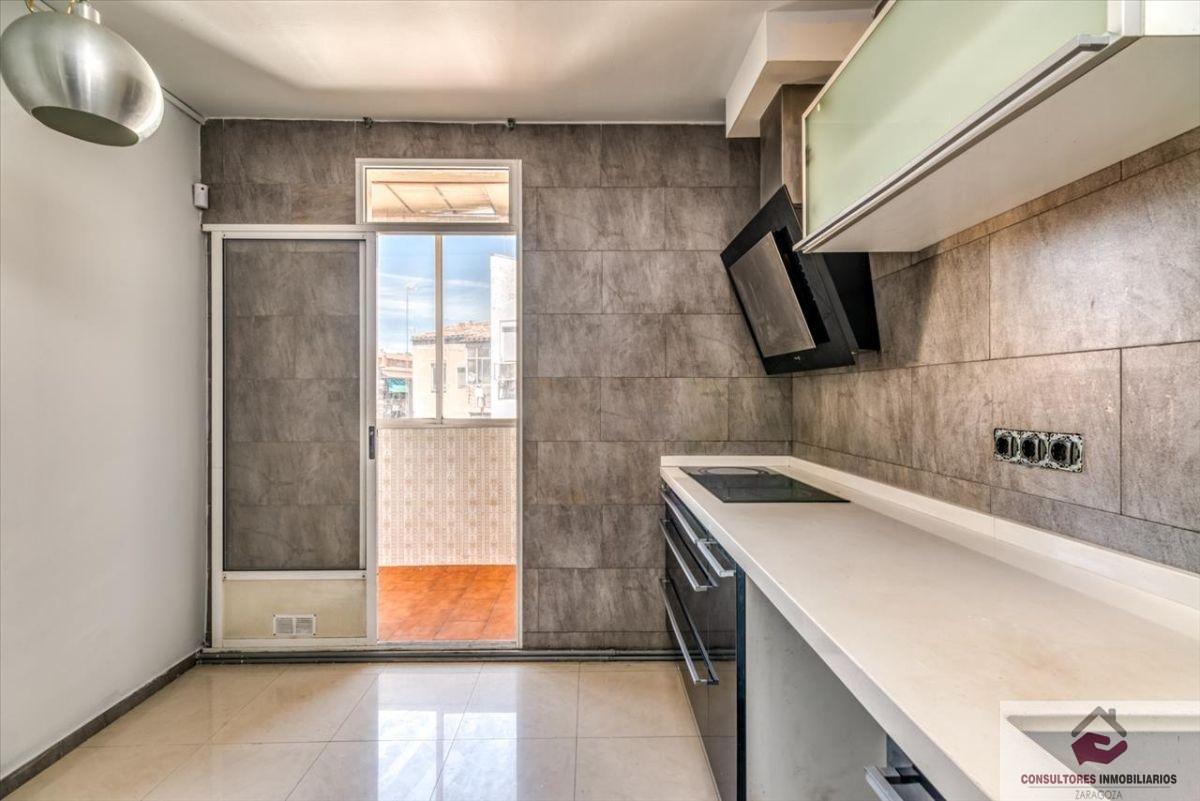 For sale of flat in Zaragoza