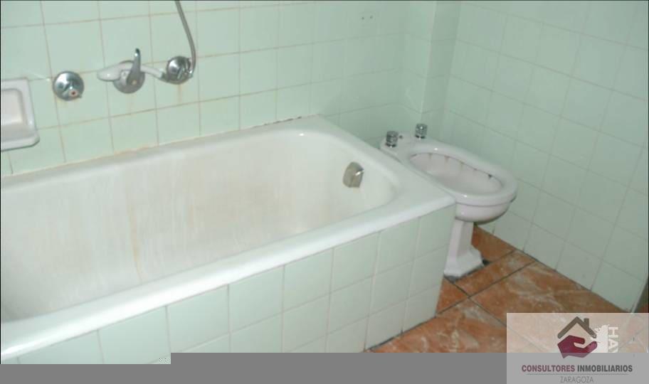 For sale of flat in Alcañiz