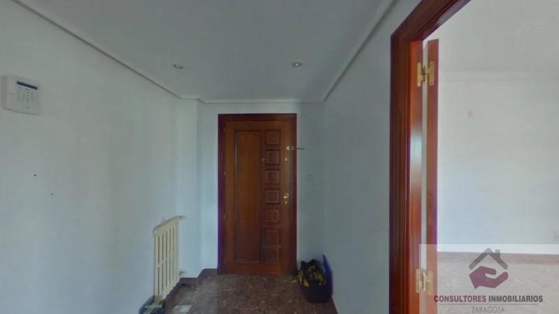 For sale of flat in Zaragoza
