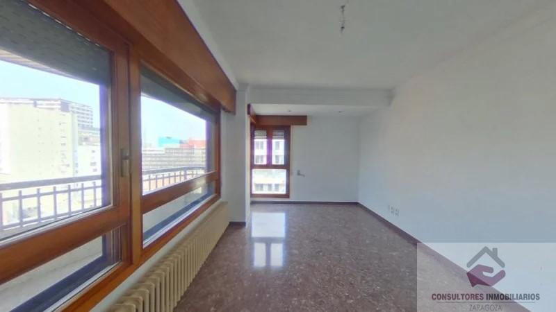 For sale of flat in Zaragoza
