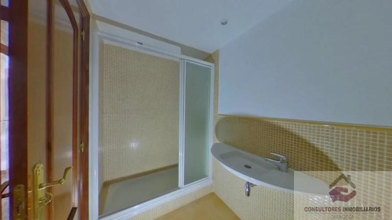 For sale of flat in Zaragoza