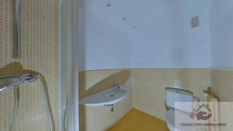 For sale of flat in Zaragoza