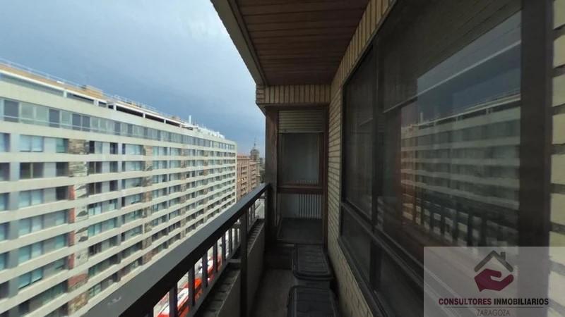 For sale of flat in Zaragoza
