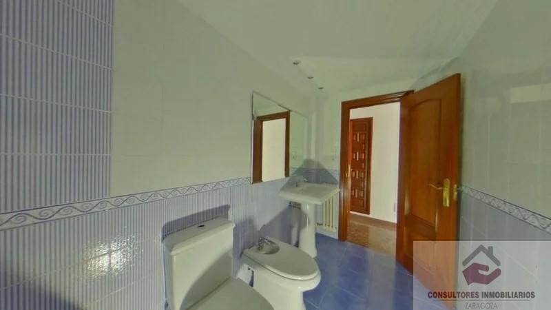 For sale of flat in Zaragoza