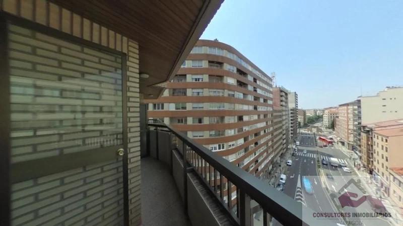 For sale of flat in Zaragoza
