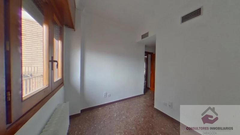 For sale of flat in Zaragoza