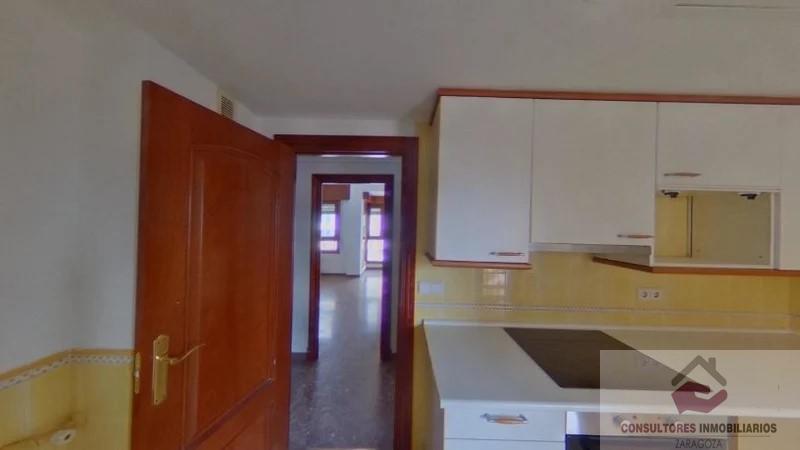 For sale of flat in Zaragoza