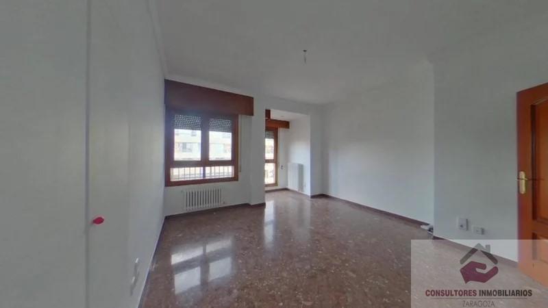 For sale of flat in Zaragoza